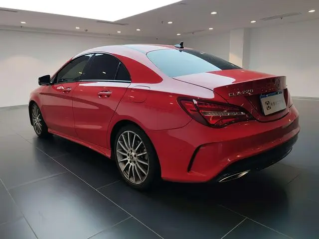 Mercedes-Benz Mercedes-Benz CLA CLA 220 4MATIC