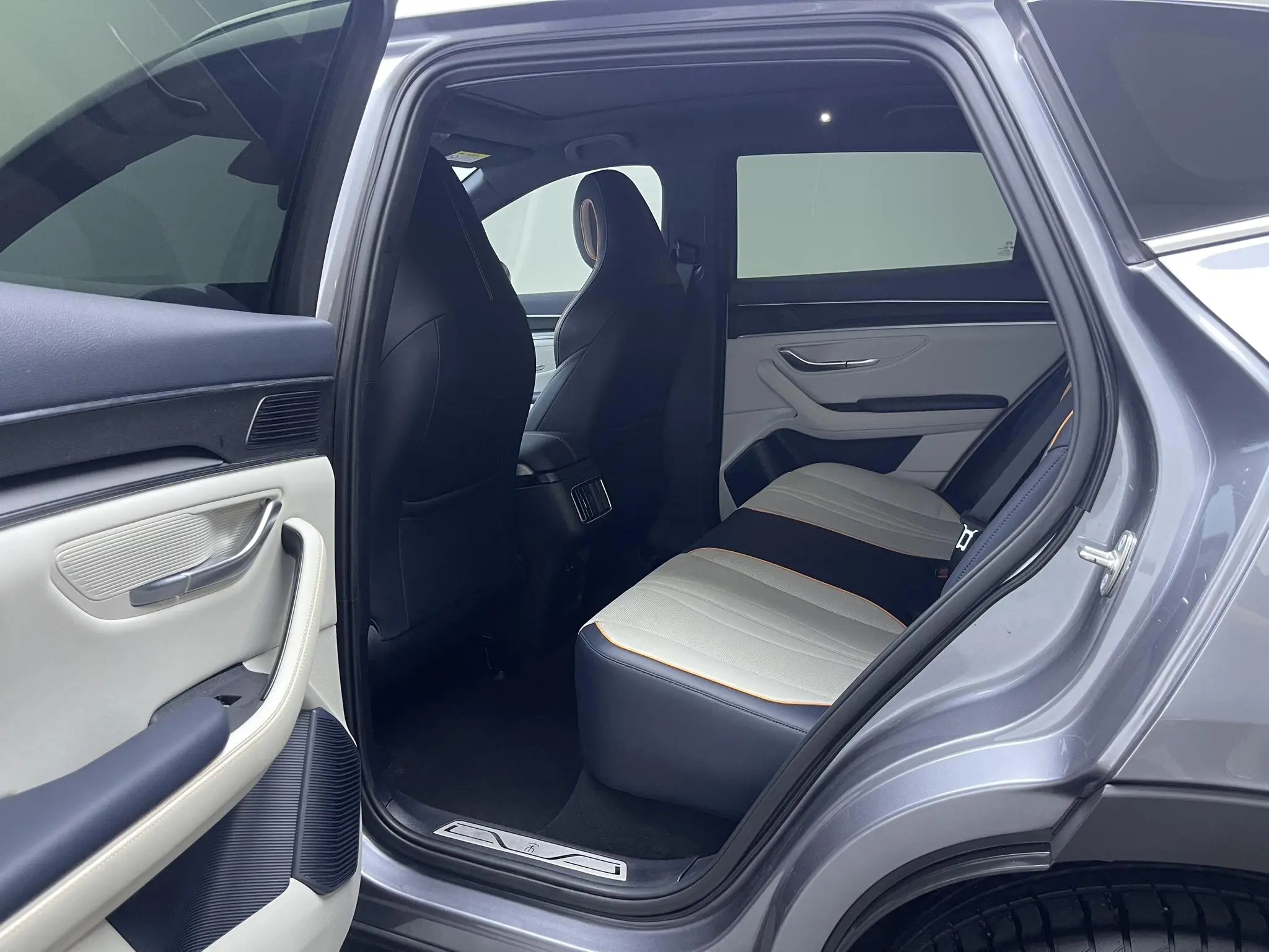 BYD Song PLUS DM DM-i 110KM two-wheel drive flagship PLUS