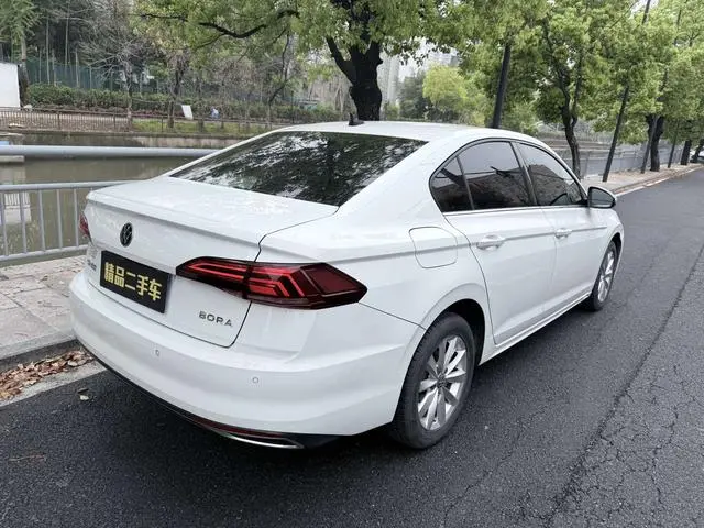 Volkswagen Bora 1.5L automatic comfort intelligent version