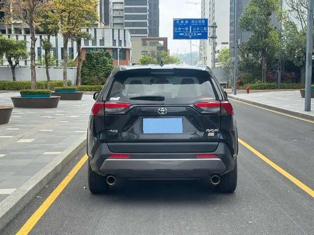TOYOTA RAV4 Rongfang 2.0L CVT two-wheel drive fashion Plus version