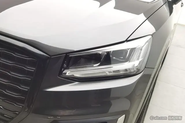 Audi Audi Q2L 35TFSI aggressive dynamic type