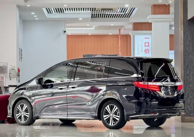 Honda Odyssey 2.0L Sharp*Exclusive Edition