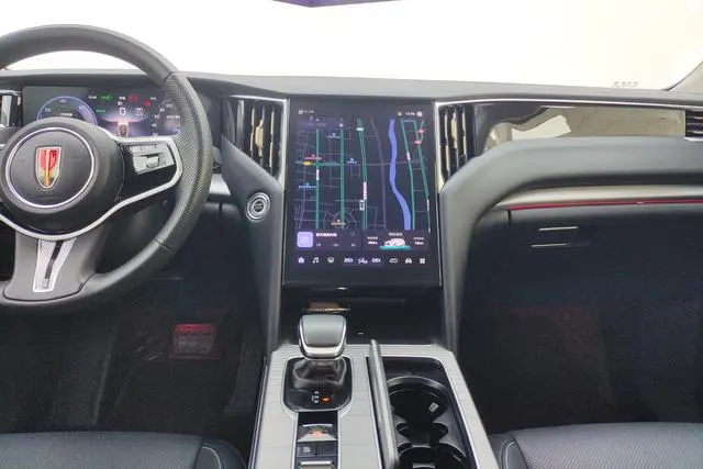 Hongqi Hongqi HS7 PHEV 2.0T four-wheel drive Qichang version 6 seats