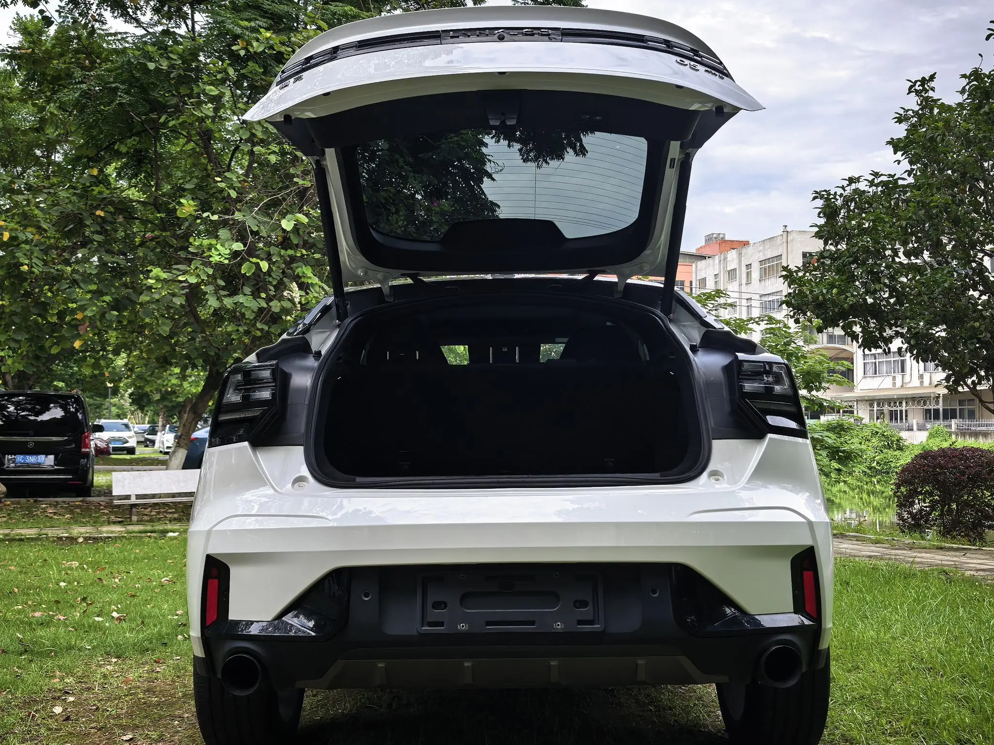 LYNK & CO Lynk 05 2.0TD four-wheel drive Halo