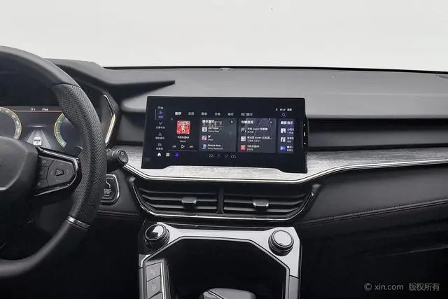 LYNK & CO Lynk 06 1.5T Jin Pro