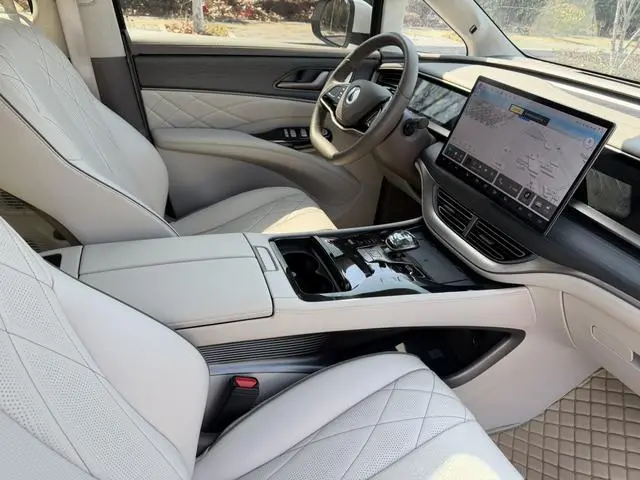 Denza Denza D9 DM 970 four-wheel drive flagship