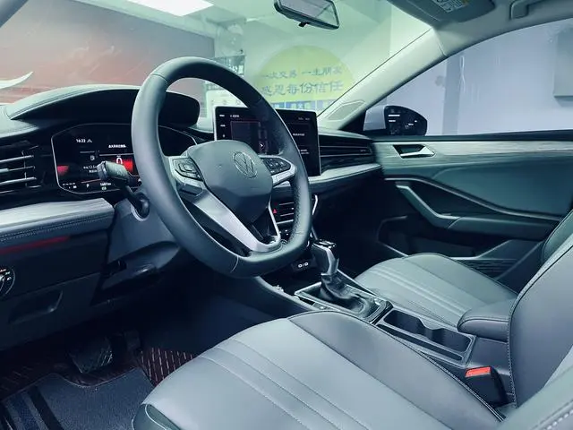 Volkswagen Sagitar Facelift Two 300TSI DSG Beyond Edition