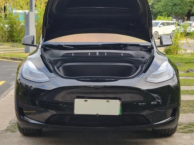 Tesla Model Y Facelifted rear-wheel drive version