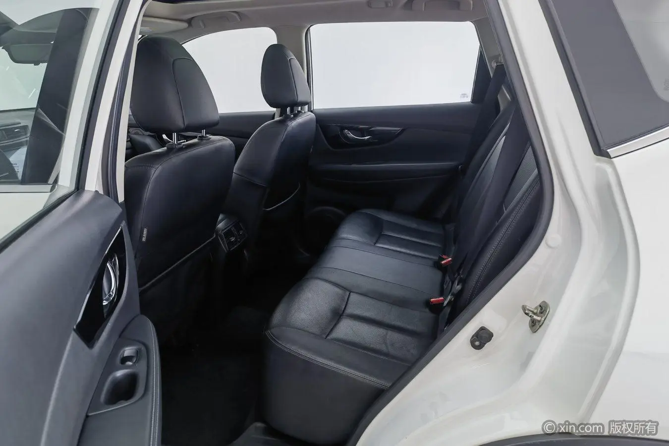 Nissan Qijun 2.0L two-wheel drive Zhilian Comfort Edition
