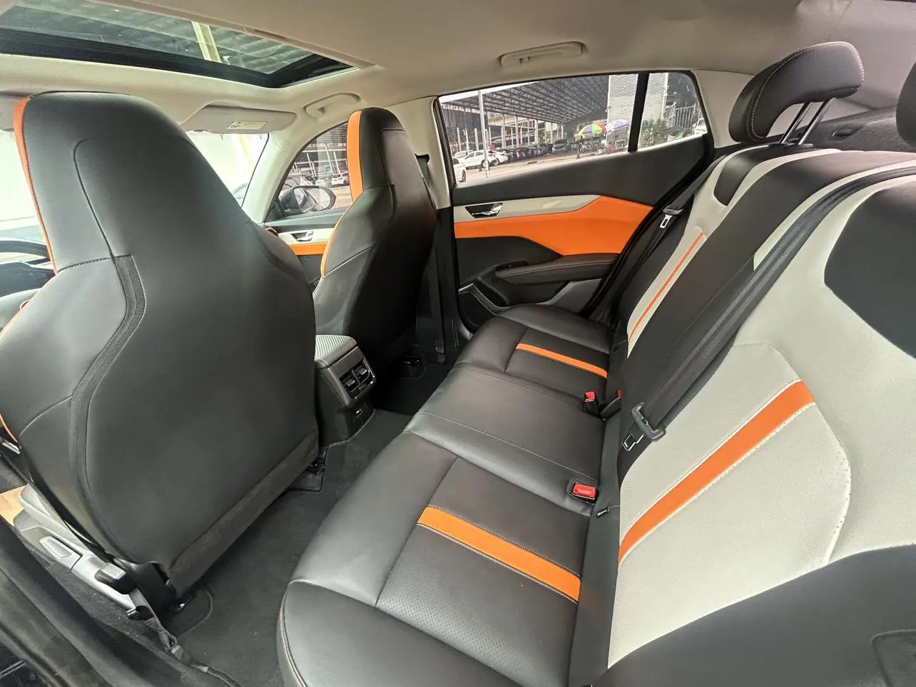 Dongfeng Fengshen Yi Hyun Mach Version 1.5L Automatic Glory Version