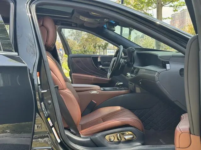 Lexus Lexus LS 500h Executive Edition Country VI