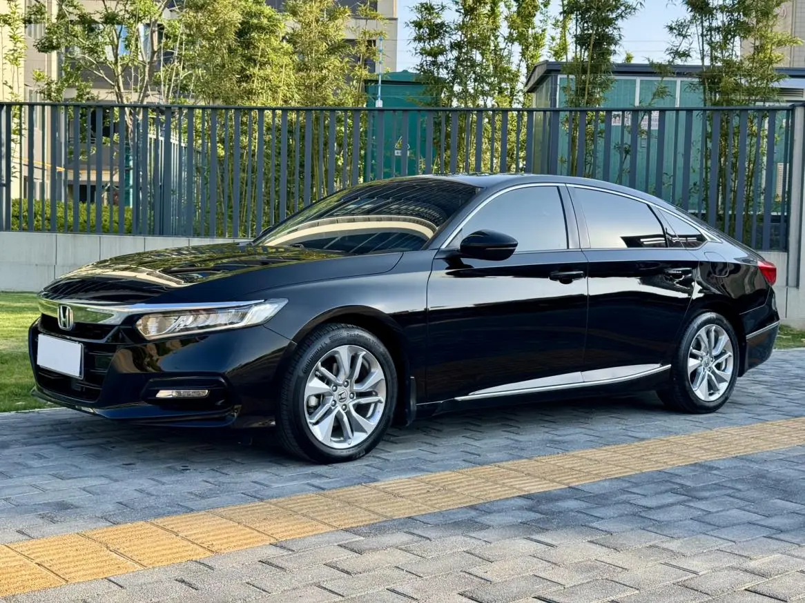 Honda Accord 260TURBO Deluxe Edition Country V