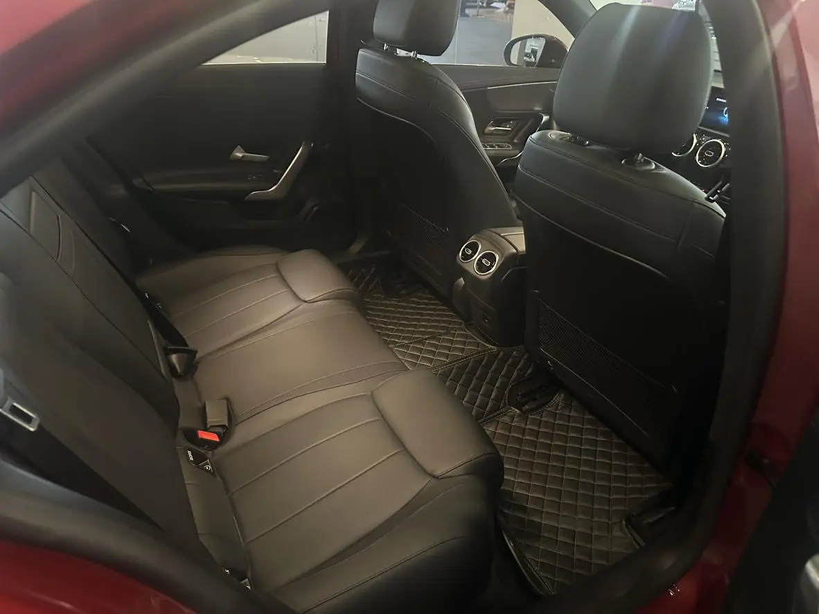 Mercedes-Benz Mercedes-Benz A-class Facelift A 180 L sports sedan
