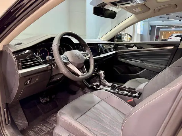 Volkswagen Passat Outstanding 380TSI Longteng Edition