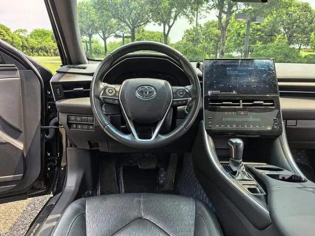 TOYOTA Asian dragon 2.0L XLE Premium Edition