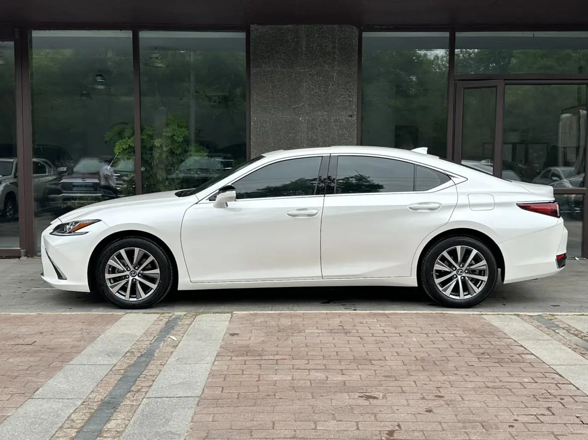 Lexus Lexus ES 200 Excellent Edition