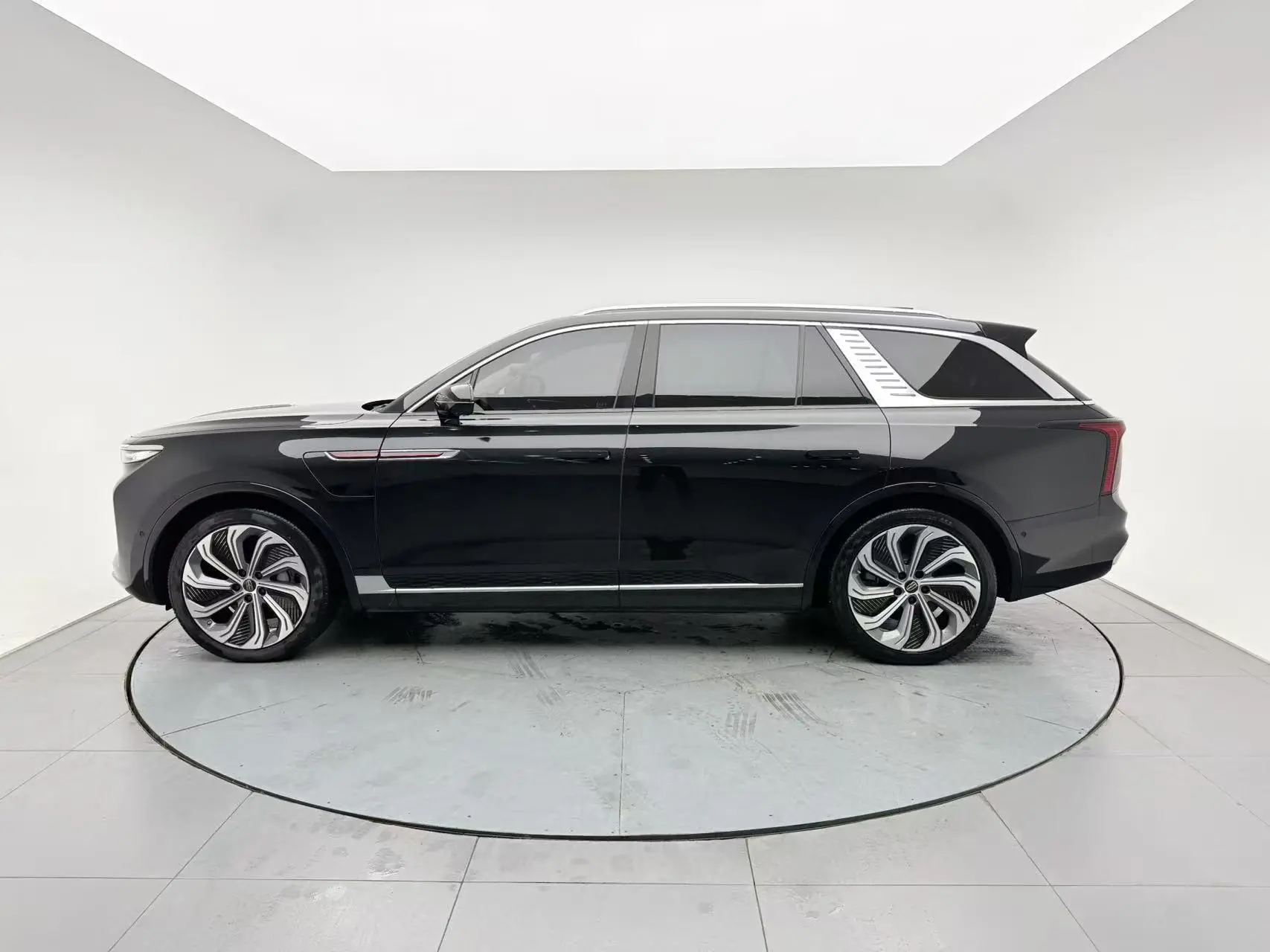 Hongqi Hongqi E-HS9 Facelift 660km flag collar version four-seater