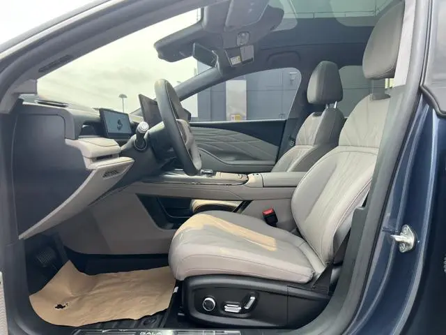 Geely Galaxy Galaxy Sparkle 8 PHEV 130km EM-P Starship Version