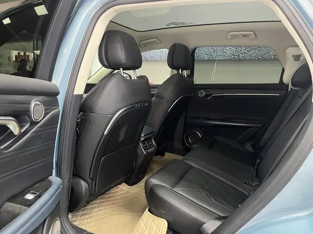 VOYAH Lan Tu FREE Four-wheel drive standard range extension exclusive luxury set