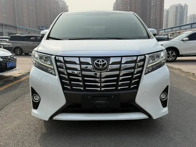 TOYOTA Elfa 3.5L Premium Edition