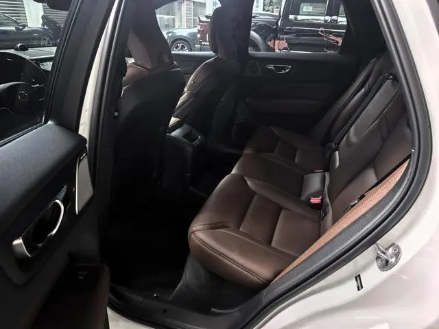 Volvo Volvo XC60 PHEV T8 four-wheel drive long battery life Zhiya Deluxe Edition