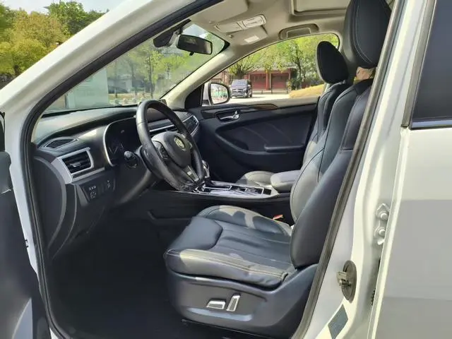 Dongfeng Fengguang Scenery 580 1.5T CVT luxury
