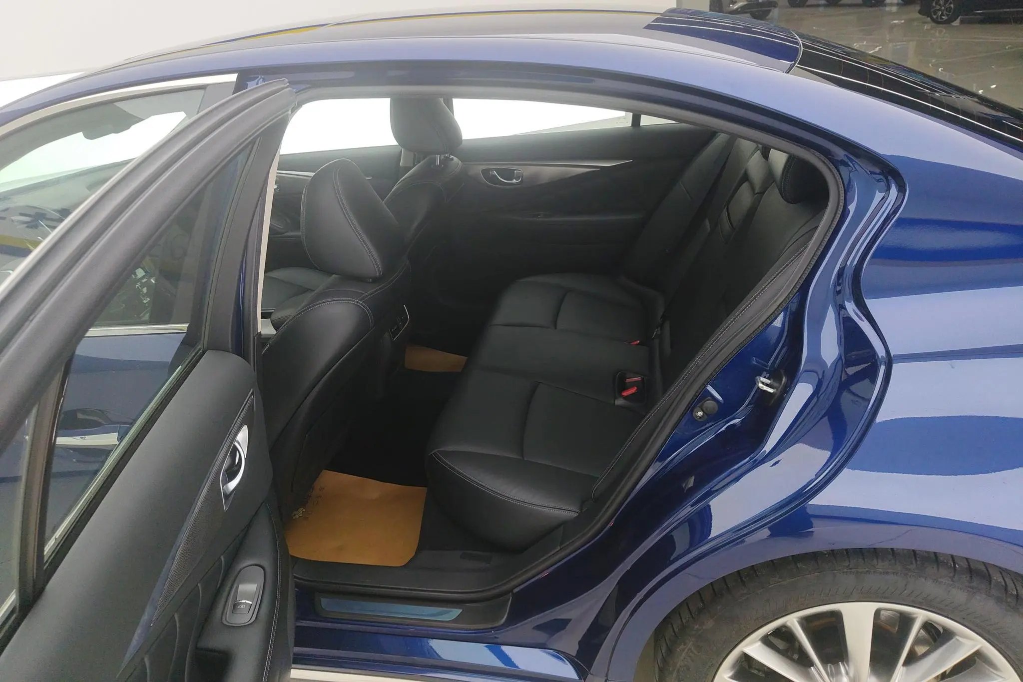 Infiniti Infiniti Q50L 2.0T Yixiang Edition Country VI
