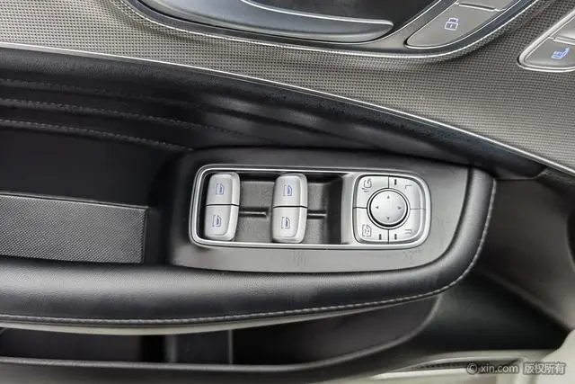 Roewe Roewe RX5 MAX 400TGI Automatic Smart Cockpit Ultimate Edition