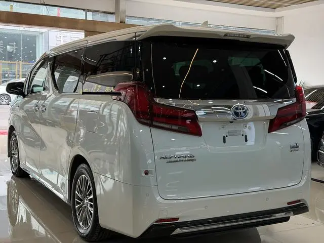 TOYOTA Elfa Dual Engine 2.5L Premium Edition