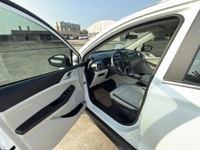BYD Yuan Pro 401KM luxury