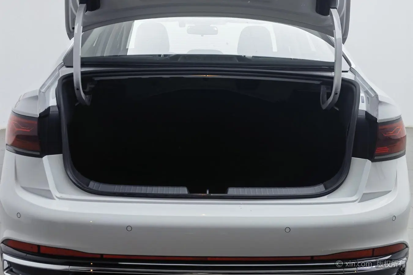 Volkswagen Sagitar 300TSI DSG Beyond Edition