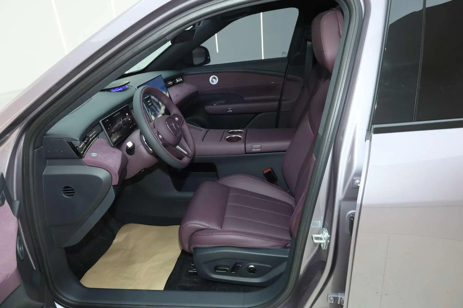 VOYAH Lan Tu FREE FREE+ four-wheel drive dry version