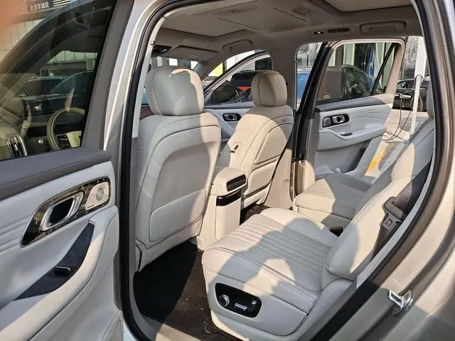 Geely Galaxy Galaxy M9 210km four-wheel drive pilot version