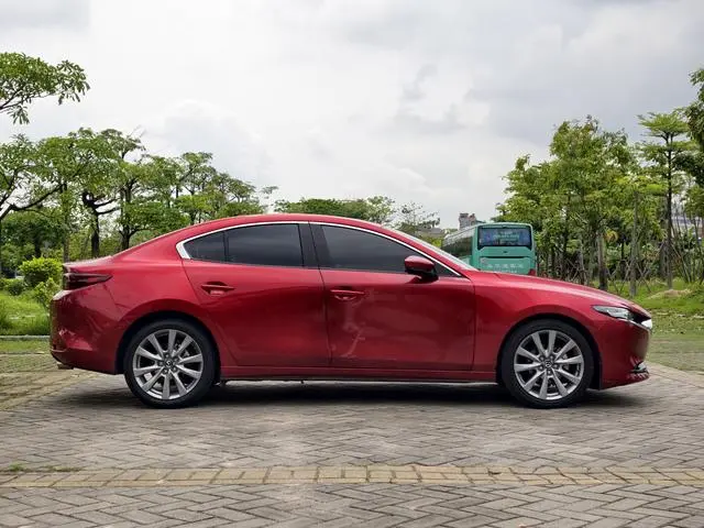 Mazda Mazda 3 Angkesaila 2.0L automatic quality elegant version