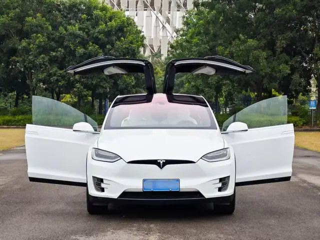 Tesla Model X 90D