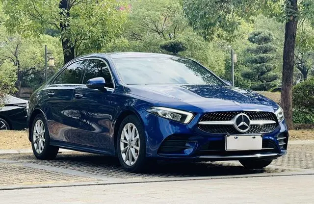 Mercedes-Benz Mercedes-Benz A-class Facelift A 200 L sports sedan fashion type