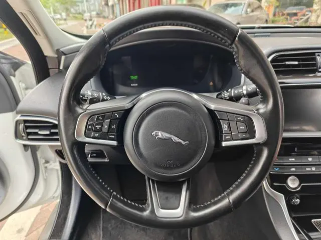 Jaguar Jaguar XEL 2.0T 200PS Premium Edition