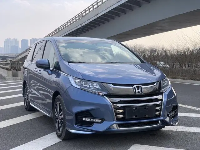 Honda Odyssey 2.0L Sharp*Exclusive Edition