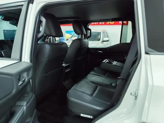 TOYOTA Prado 2.4T dual engine all-around TX version 5 seats