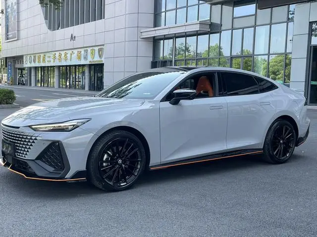 Changan Changan UNI-V 2.0T classic sports type