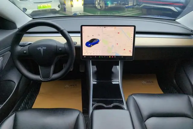 Tesla Model 3 Upgraded version of standard battery life rear drive