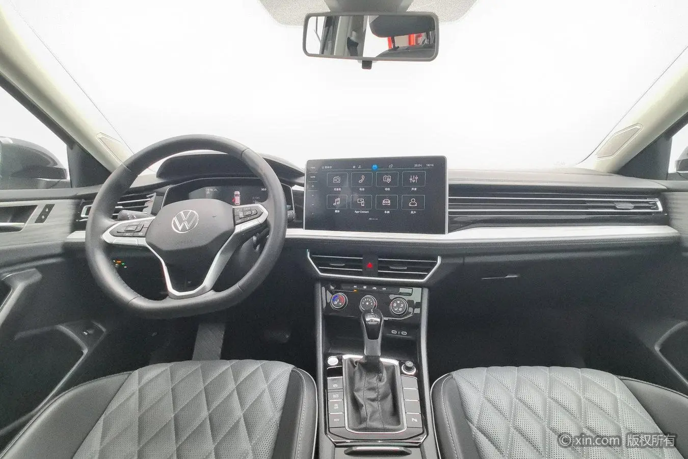 Volkswagen Sagitar 300TSI DSG Beyond Edition