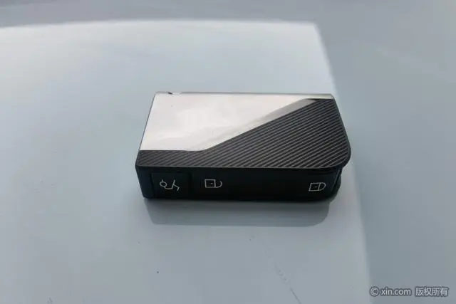 LYNK & CO Lynk & Co. 06 EM-P EM-P 126 long battery life Halo