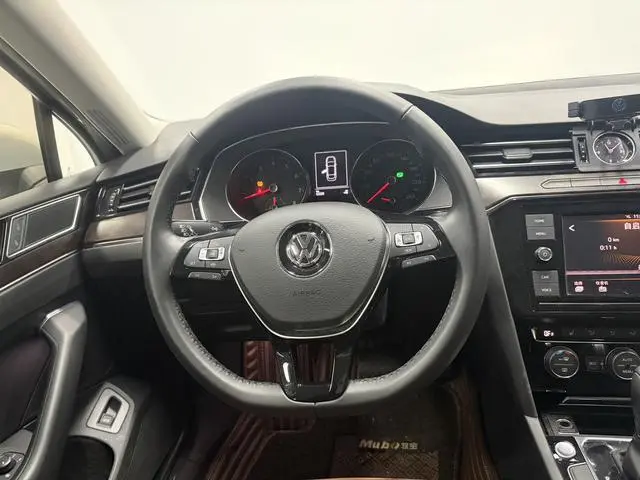 Volkswagen Magotan 330TSI DSG Luxury Country VI