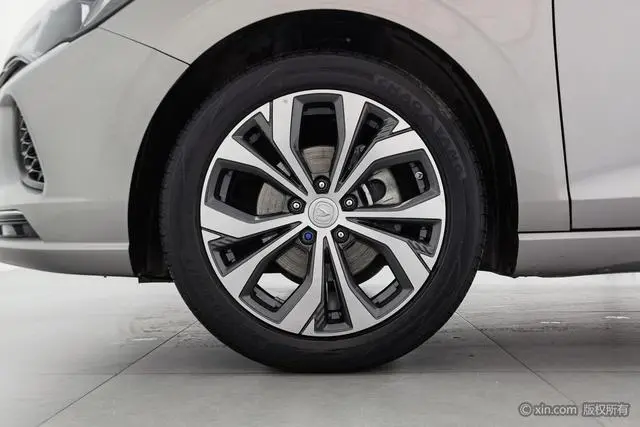 Changan Yidong PLUS Blue Whale NE 1.4T GDI DCT Flagship