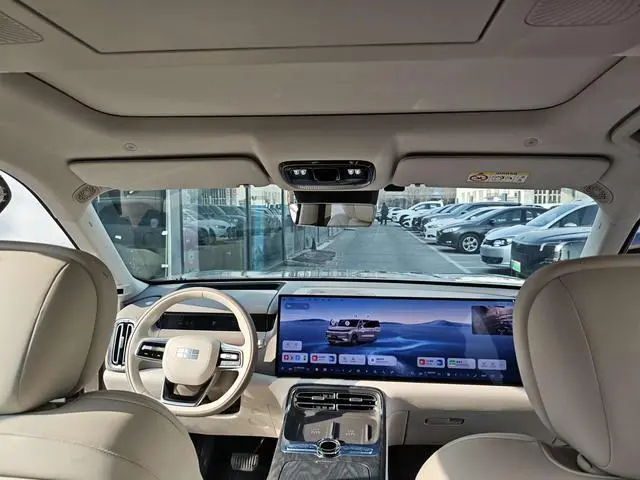 Geely Galaxy Galaxy M9 210km four-wheel drive pilot version