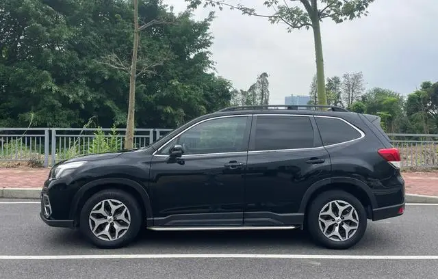 Subaru FORESTER Forester 2.0i Deluxe Edition EyeSight
