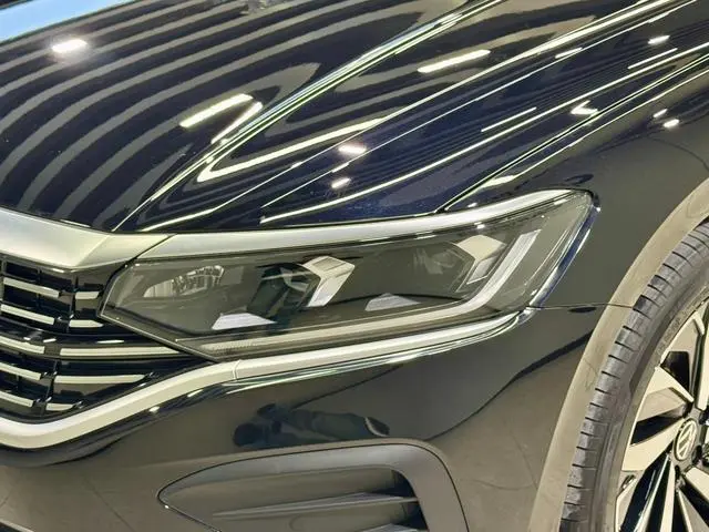 Volkswagen Passat Outstanding 380TSI Longteng Edition