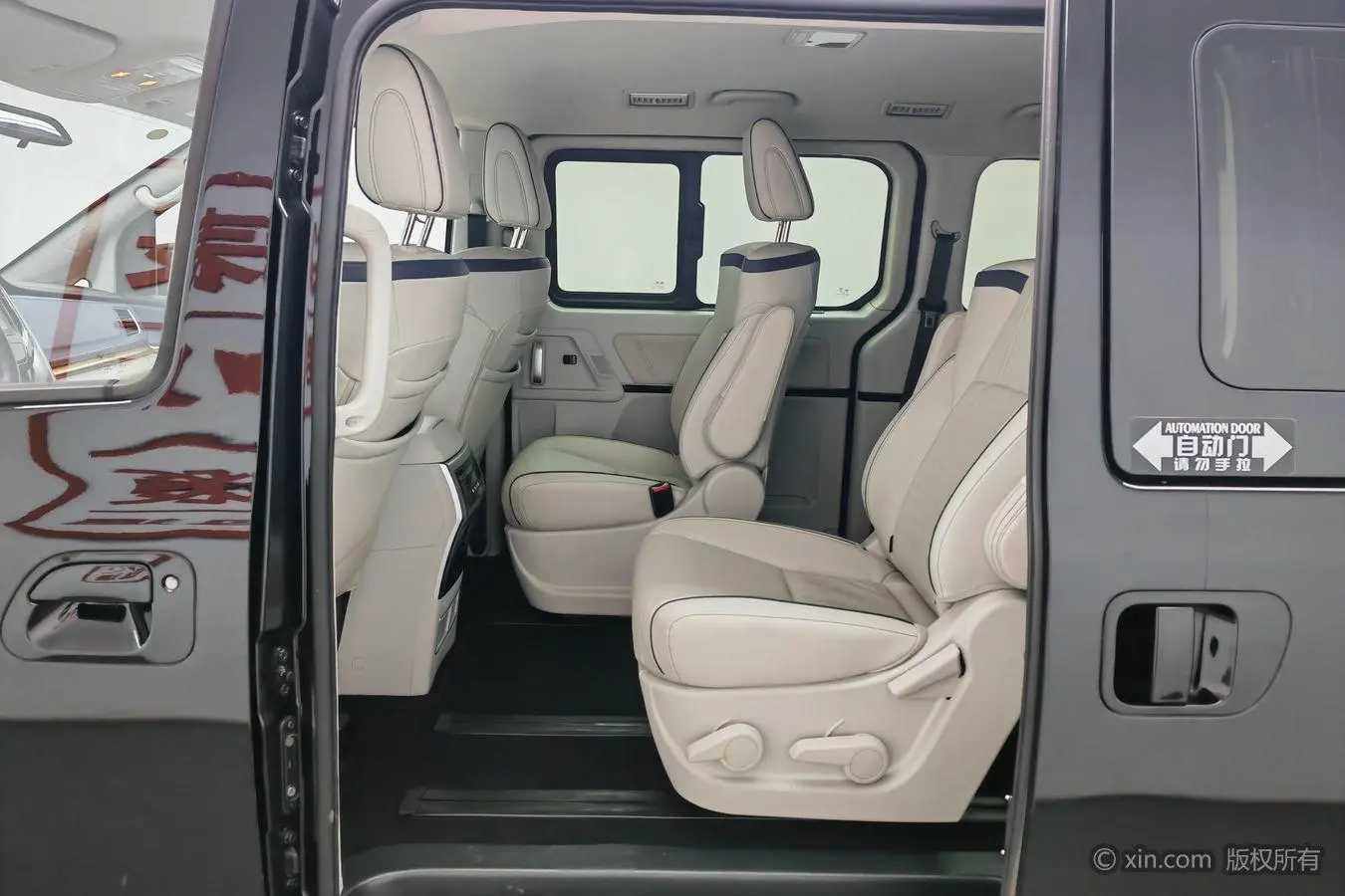 Dongfeng Fengxing Popular M7 Lord 2.0T Automatic Marquis Version