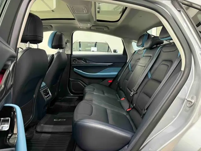 Lincoln Lincoln Z 2.0T two-wheel drive Zunyao hybrid version